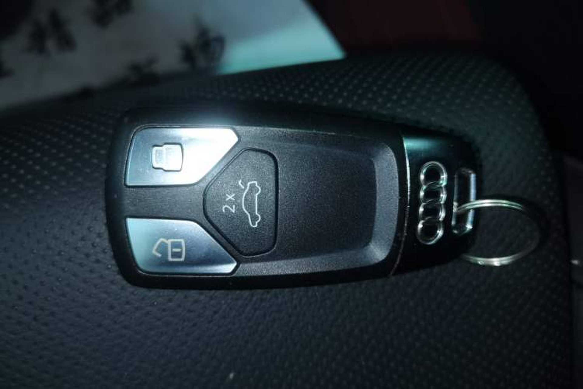 Used Audi A4L 2024 40 TFSI Fashion Dynamic Model Interior 1