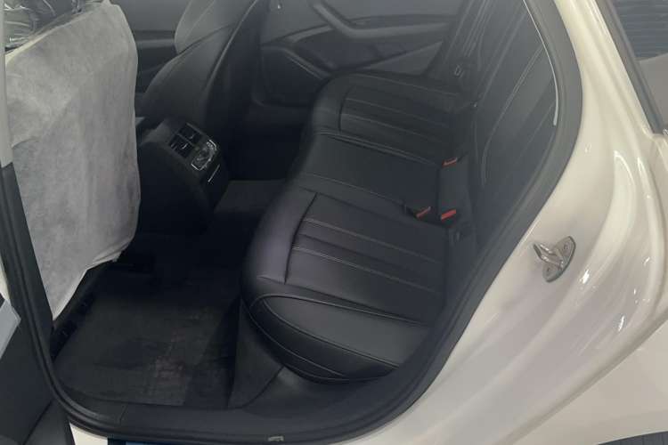 Used Audi A4L 2024 40 TFSI Fashion Dynamic Model Interior 1