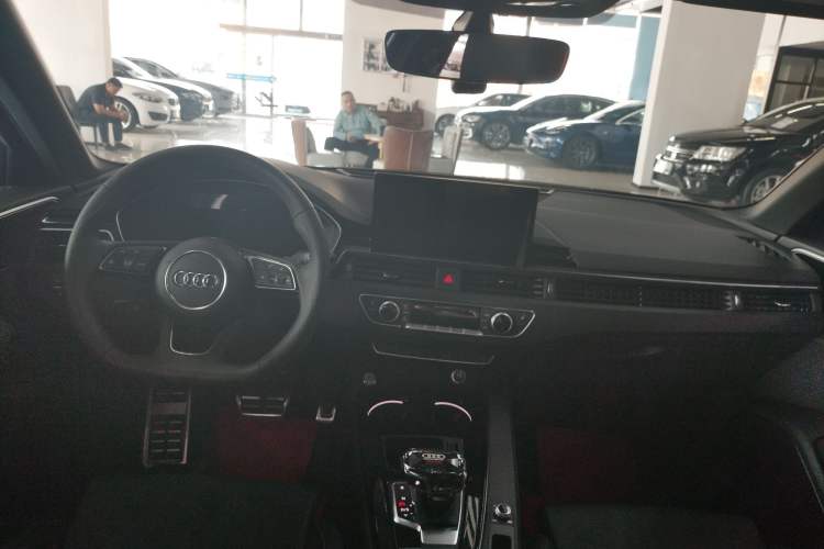 Used Audi A4L 2024 40 TFSI Luxury Dynamic Edition Interior 1
