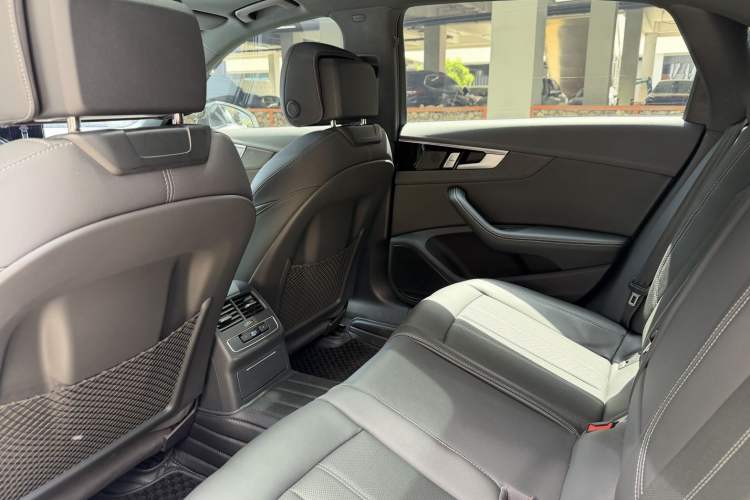 Used Audi A4L 2024 40 TFSI Luxury Dynamic Edition Interior 1