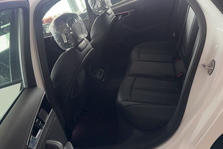 Used Audi A4L 2024 40 TFSI Luxury Dynamic Edition Interior 1