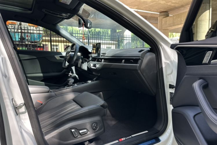 Used Audi A4L 2024 40 TFSI Luxury Dynamic Edition Interior 10