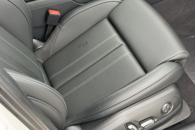 Used Audi A4L 2024 40 TFSI Luxury Dynamic Edition Interior 11