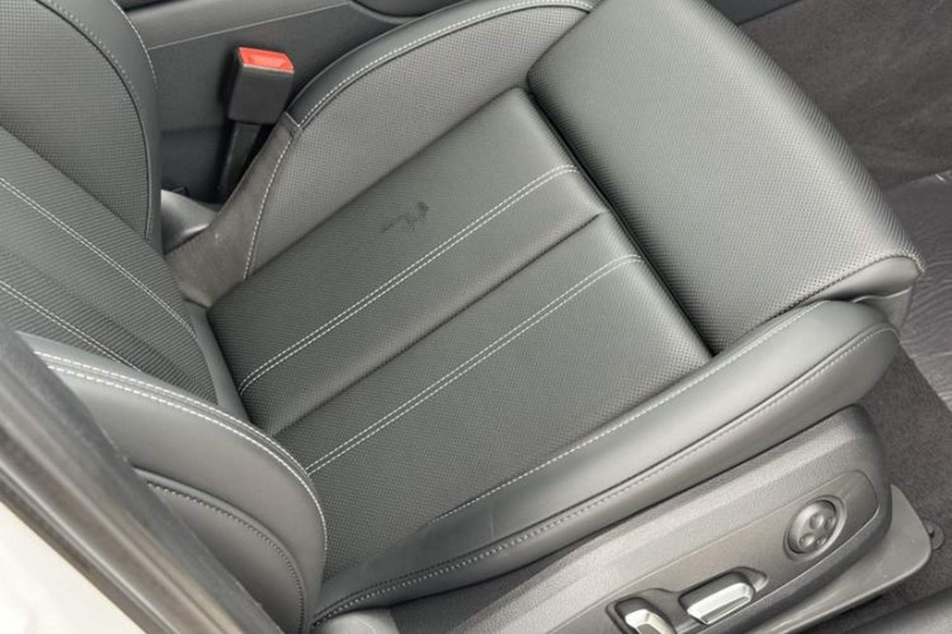 Used Audi A4L 2024 40 TFSI Luxury Dynamic Edition Interior 11