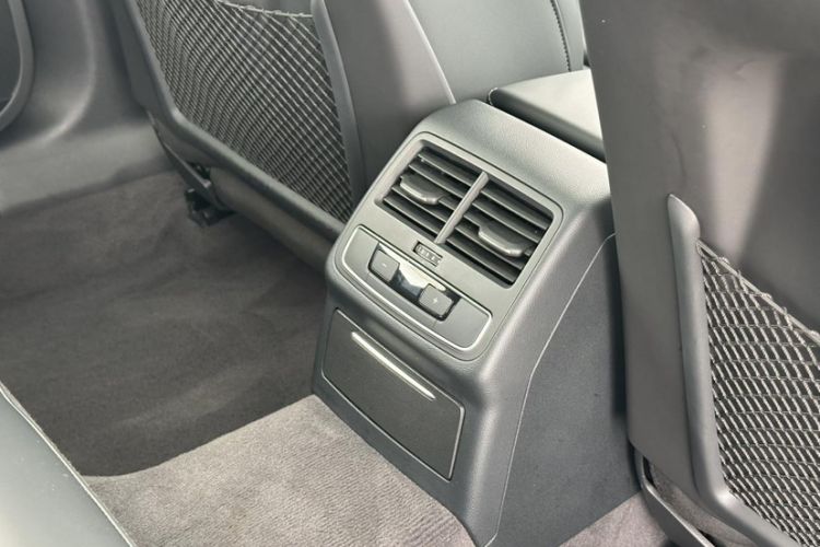 Used Audi A4L 2024 40 TFSI Luxury Dynamic Edition Interior 12