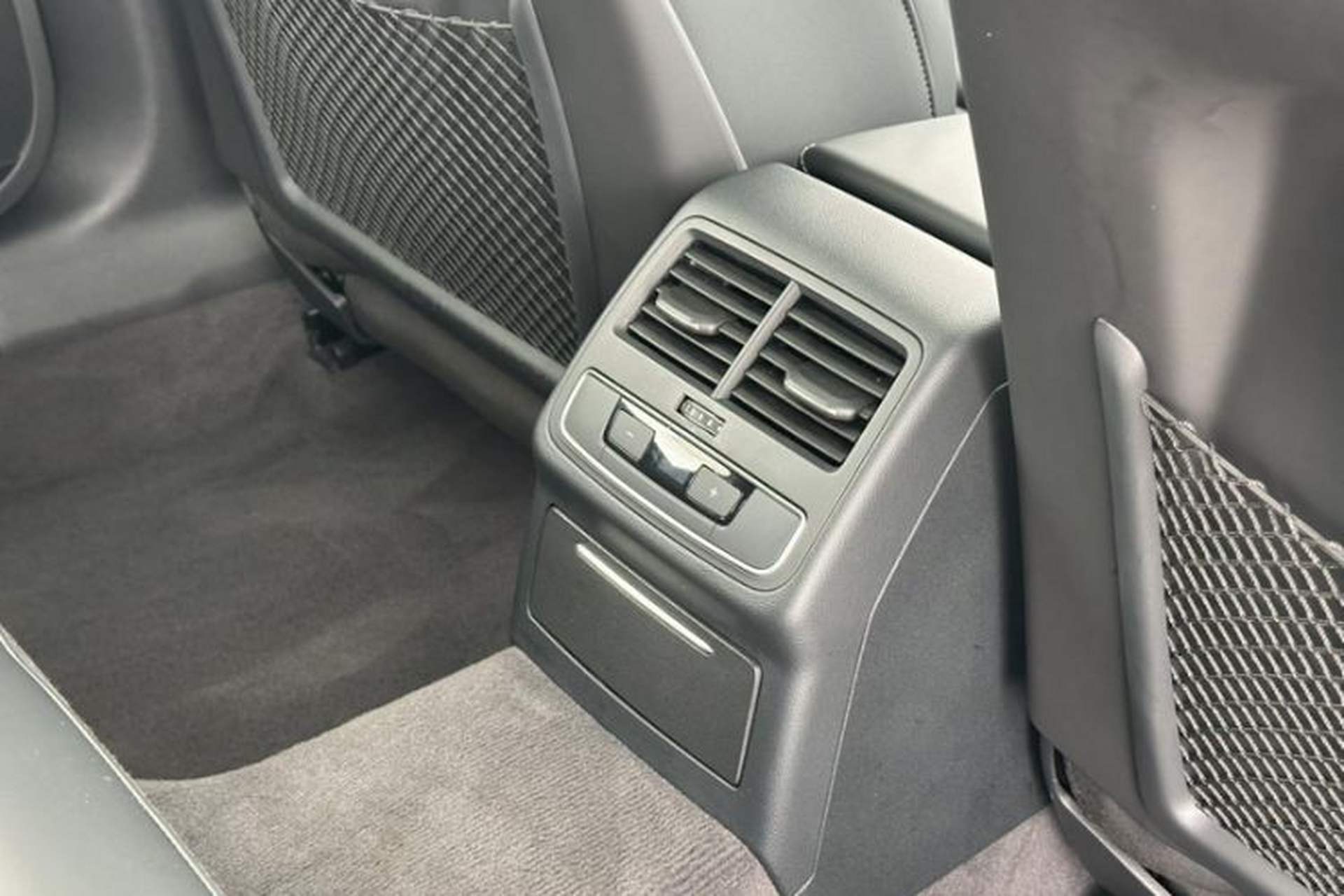 Used Audi A4L 2024 40 TFSI Luxury Dynamic Edition Interior 12