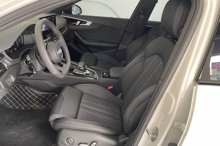 Used Audi A4L 2024 40 TFSI Luxury Dynamic Edition Interior 2