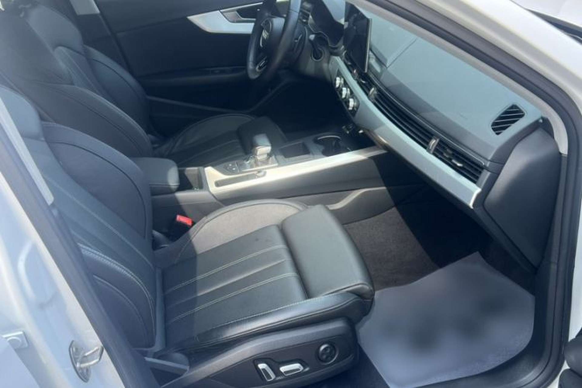Used Audi A4L 2024 40 TFSI Fashion Dynamic Model Interior 2