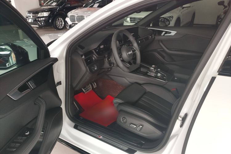 Used Audi A4L 2024 40 TFSI Luxury Dynamic Edition Interior 2