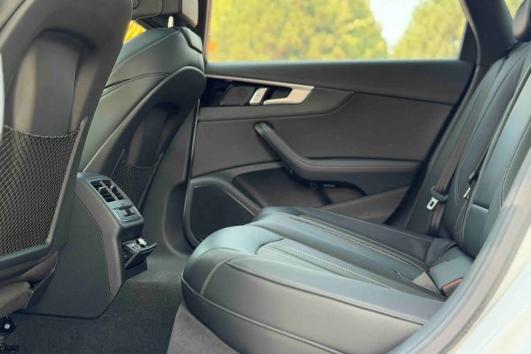 Used Audi A4L 2024 40 TFSI Luxury Dynamic Edition Interior 2
