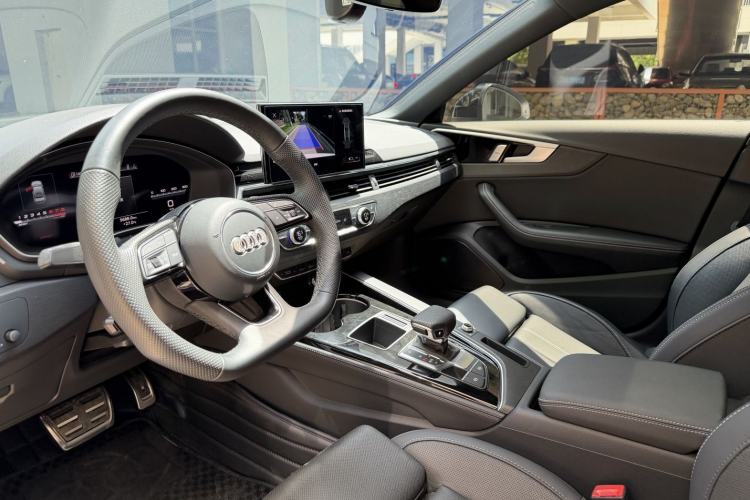 Used Audi A4L 2024 40 TFSI Luxury Dynamic Edition Interior 2