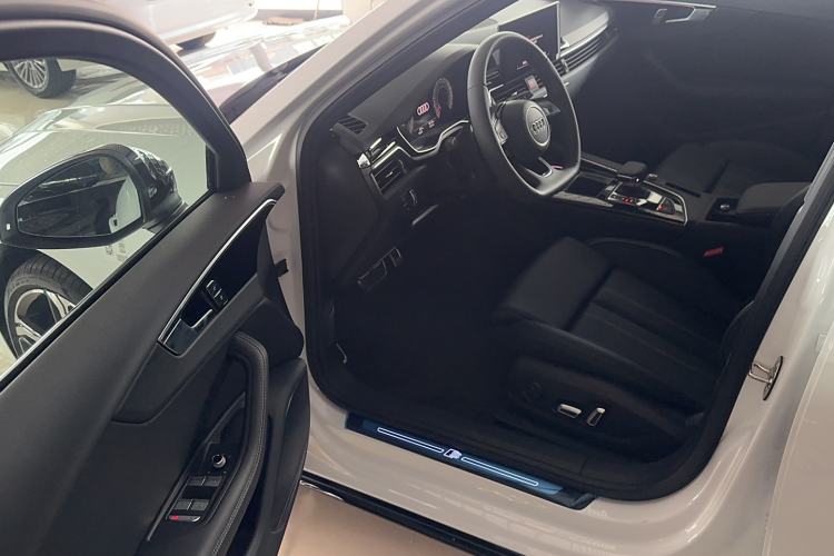 Used Audi A4L 2024 40 TFSI Luxury Dynamic Edition Interior 2