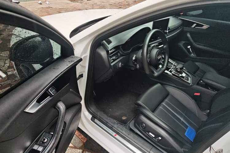 Used Audi A4L 2024 40 TFSI Luxury Dynamic Edition Interior 3