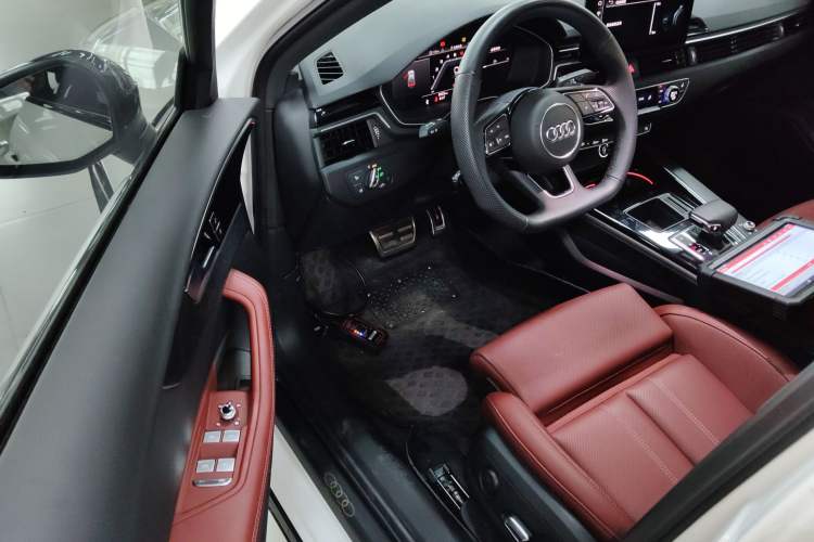 Used Audi A4L 2024 40 TFSI Luxury Dynamic Edition Interior 3