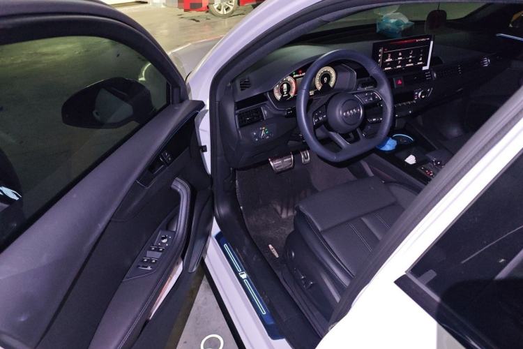 Used Audi A4L 2024 40 TFSI Luxury Dynamic Edition Interior 3