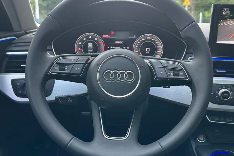 Used Audi A4L 2024 40 TFSI Fashion Dynamic Model Interior 3
