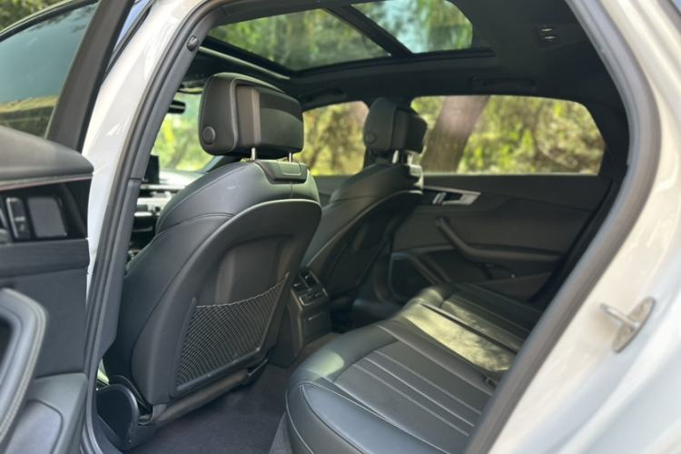 Used Audi A4L 2024 40 TFSI Luxury Dynamic Edition Interior 3