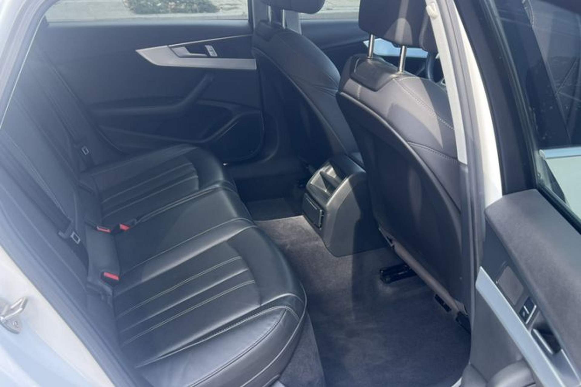 Used Audi A4L 2024 40 TFSI Fashion Dynamic Model Interior 3