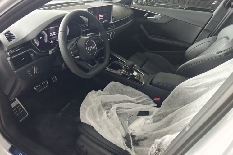 Used Audi A4L 2024 40 TFSI Luxury Dynamic Edition Interior 3