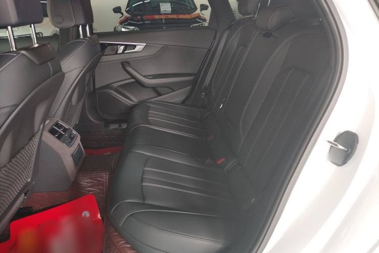 Used Audi A4L 2024 40 TFSI Luxury Dynamic Edition Interior 3