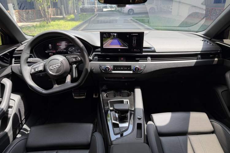 Used Audi A4L 2024 40 TFSI Luxury Dynamic Edition Interior 3