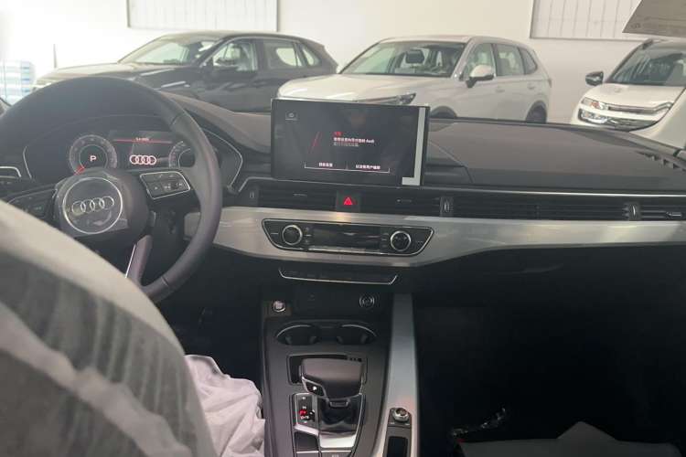 Used Audi A4L 2024 40 TFSI Fashion Dynamic Model Interior 3