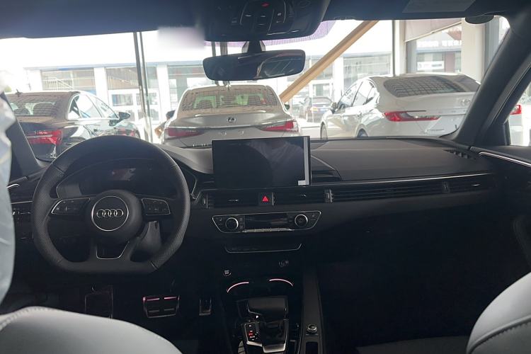 Used Audi A4L 2024 40 TFSI Luxury Dynamic Edition Interior 3