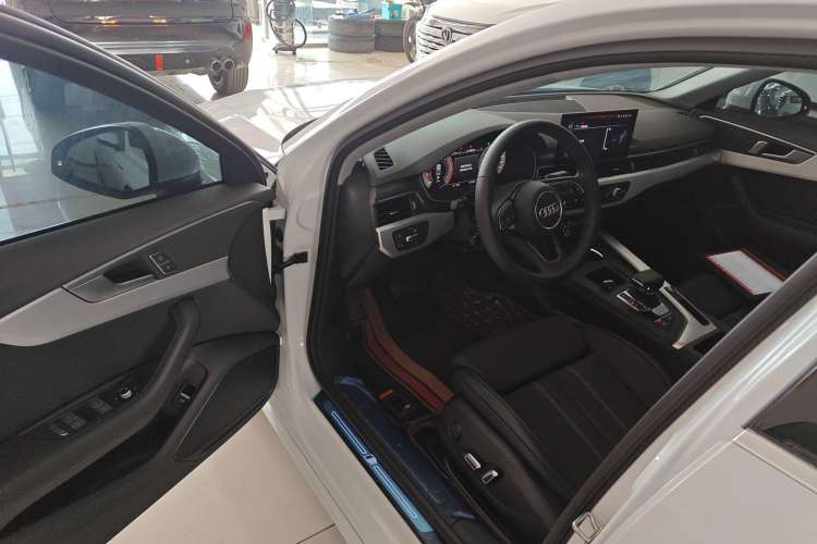 Used Audi A4L 2024 40 TFSI Fashion Dynamic Model Interior 3