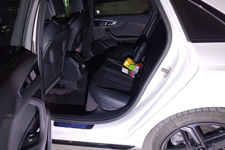 Used Audi A4L 2024 40 TFSI Luxury Dynamic Edition Interior 4