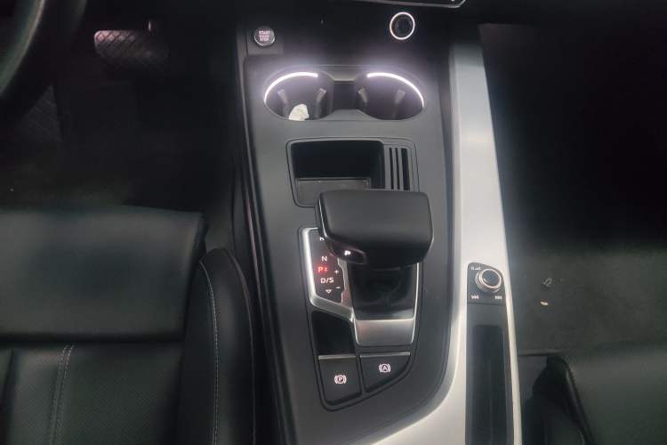 Used Audi A4L 2024 40 TFSI Fashion Dynamic Model Interior 4