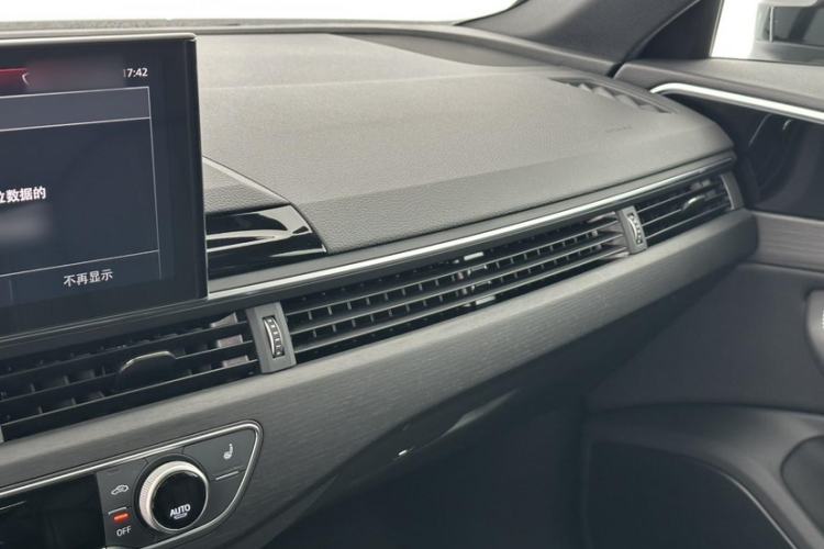 Used Audi A4L 2024 40 TFSI Luxury Dynamic Edition Interior 4