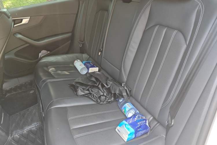 Used Audi A4L 2024 40 TFSI Luxury Dynamic Edition Interior 4