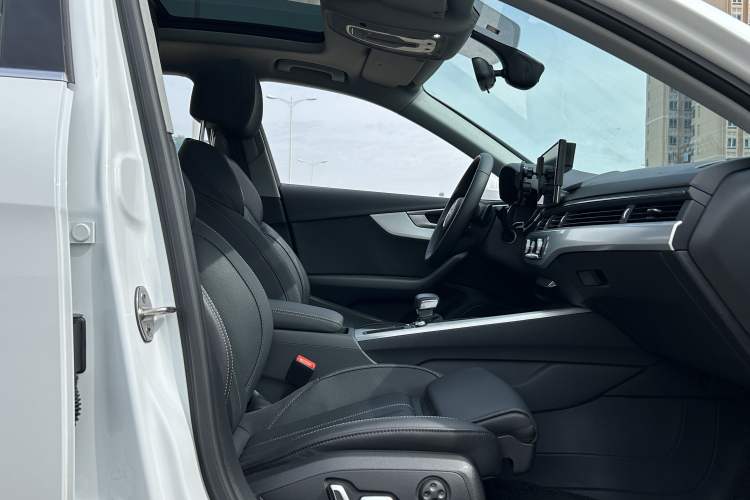 Used Audi A4L 2024 40 TFSI Fashion Dynamic Model Interior 4
