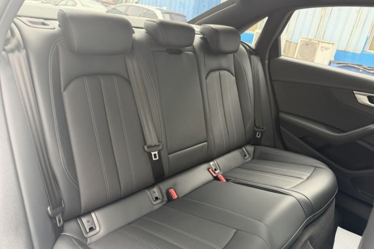 Used Audi A4L 2024 40 TFSI Luxury Dynamic Edition Interior 4