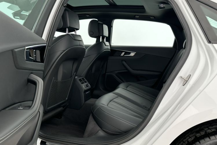 Used Audi A4L 2024 40 TFSI Luxury Dynamic Edition Interior 4
