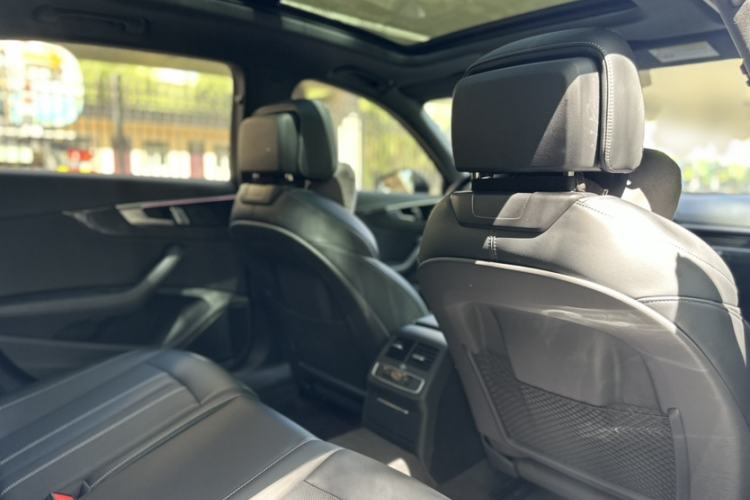 Used Audi A4L 2024 40 TFSI Luxury Dynamic Edition Interior 5