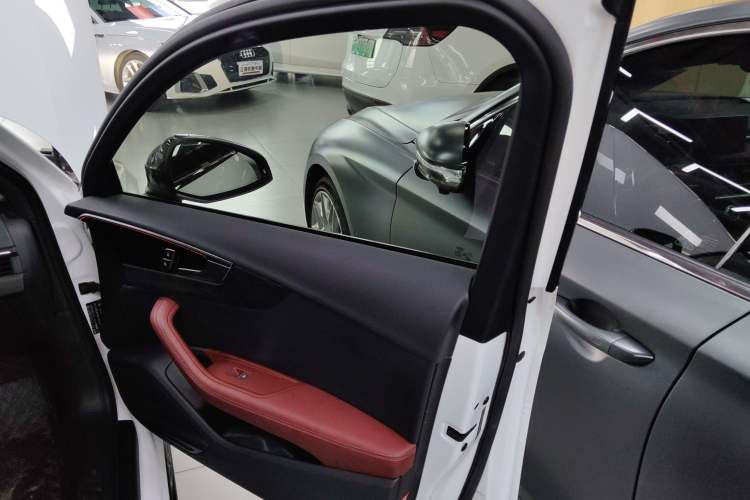 Used Audi A4L 2024 40 TFSI Luxury Dynamic Edition Interior 5