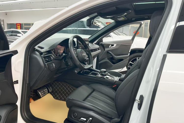 Used Audi A4L 2024 40 TFSI Luxury Dynamic Edition Interior 5