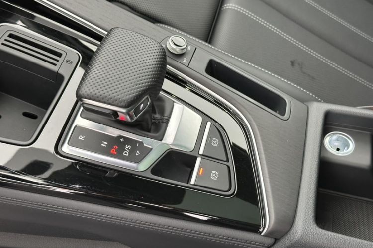 Used Audi A4L 2024 40 TFSI Luxury Dynamic Edition Interior 5