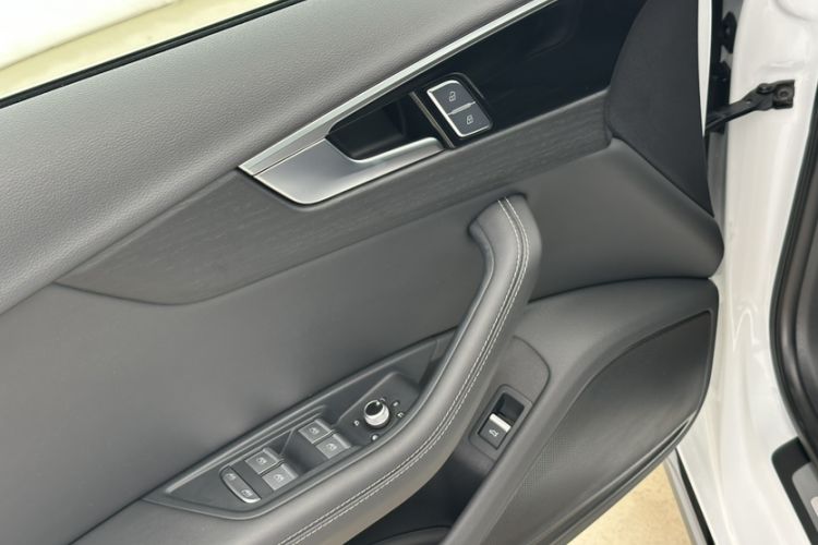 Used Audi A4L 2024 40 TFSI Luxury Dynamic Edition Interior 7