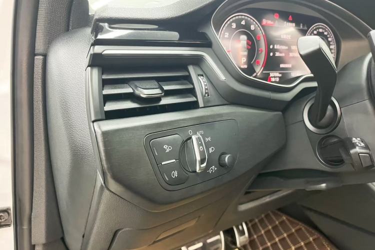 Used Audi A4L 2024 40 TFSI Luxury Dynamic Edition Interior 8