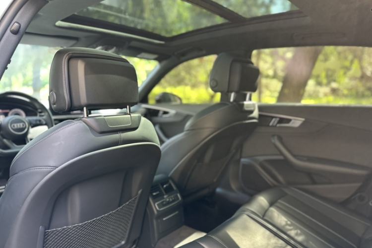 Used Audi A4L 2024 40 TFSI Luxury Dynamic Edition Interior 8