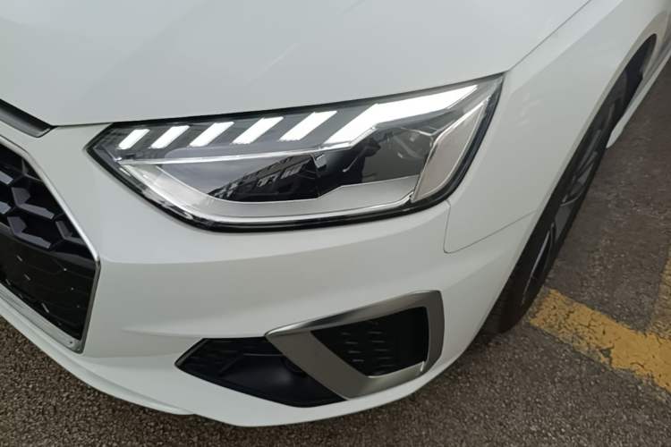 Used Audi A4L 2024 40 TFSI Fashion Dynamic Model Left Front Headlight