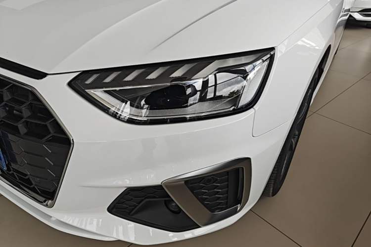 Used Audi A4L 2024 40 TFSI Fashion Dynamic Model Left Front Headlight
