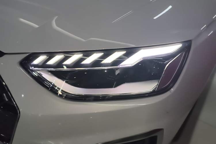 Used Audi A4L 2024 40 TFSI Fashion Dynamic Model Left Front Headlight