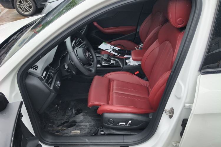 Used Audi A4L 2024 40 TFSI Luxury Dynamic Edition (Starry Night Version) Left Front Seat