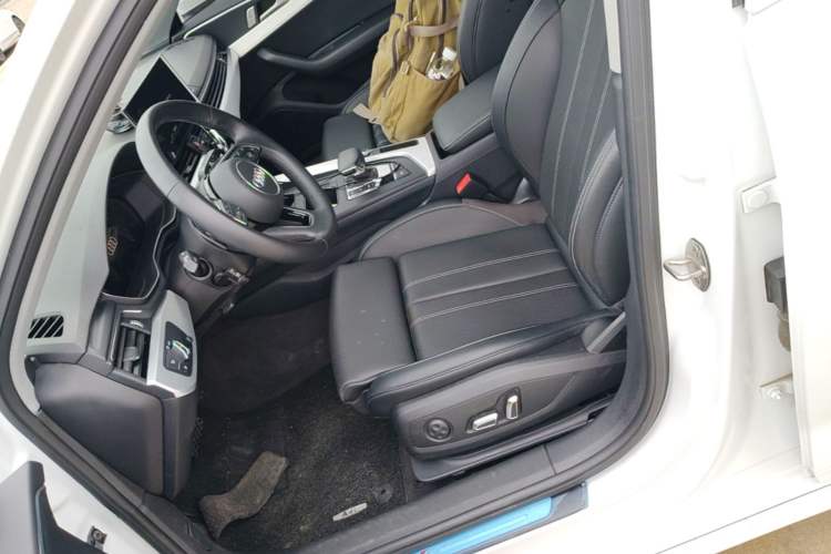 Used Audi A4L 2024 40 TFSI Fashion Dynamic Model Left Front Seat