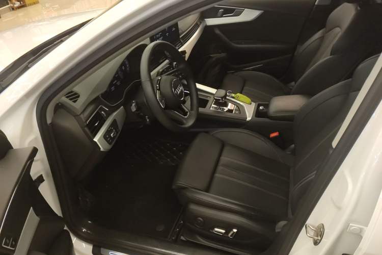 Used Audi A4L 2024 40 TFSI Fashion Dynamic Model Left Front Seat