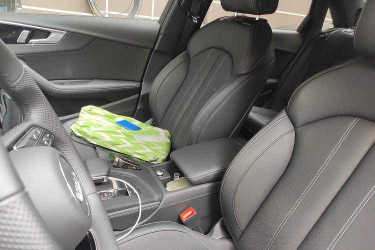Used Audi A4L 2024 40 TFSI Luxury Dynamic Edition Left Front Seat