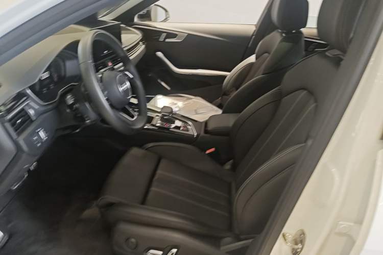 Used Audi A4L 2024 40 TFSI Luxury Dynamic Edition (Starry Night Version) Left Front Seat